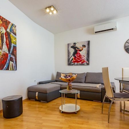 Vale Apartment With Balcony Zadar Buitenkant foto