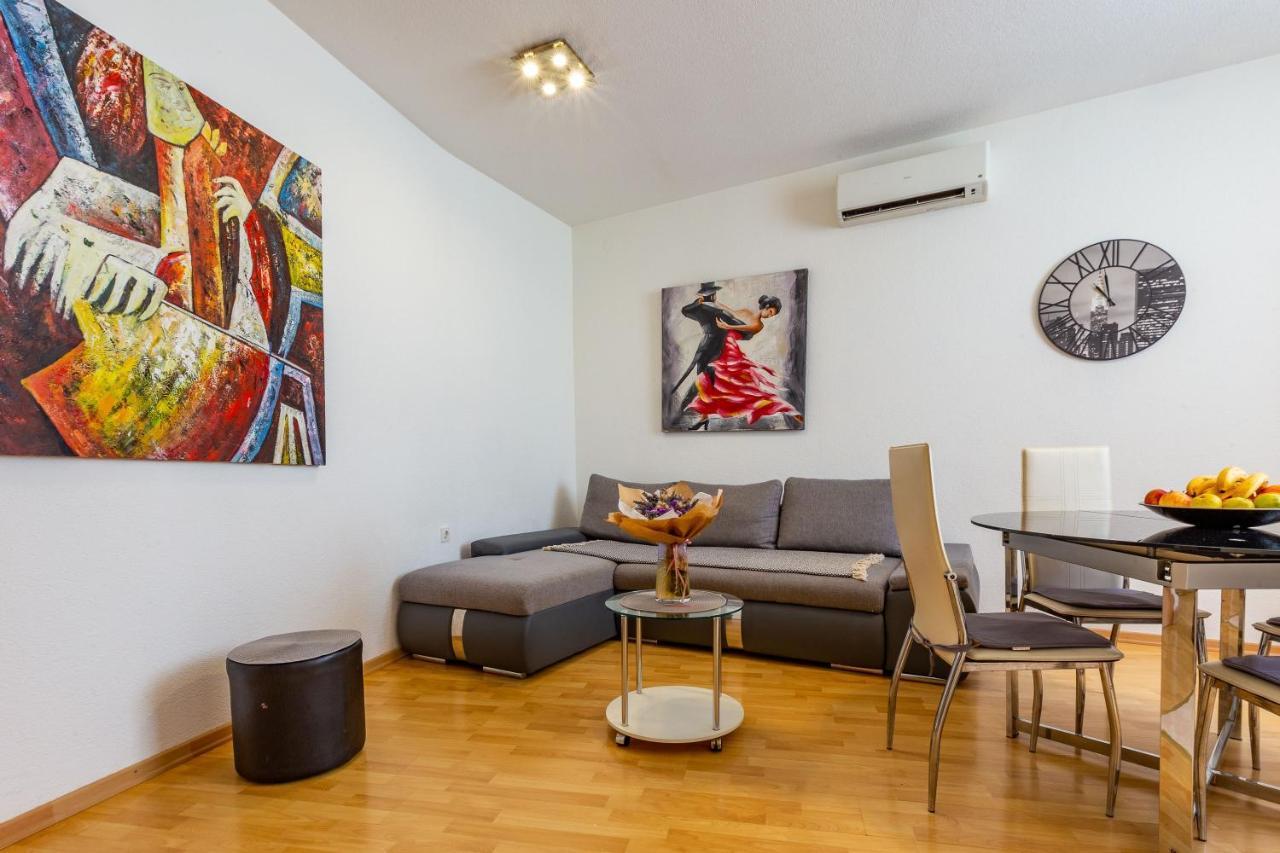 Vale Apartment With Balcony Zadar Buitenkant foto
