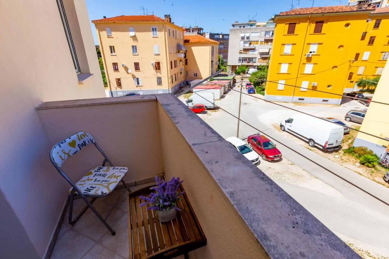 Vale Apartment With Balcony Zadar Buitenkant foto