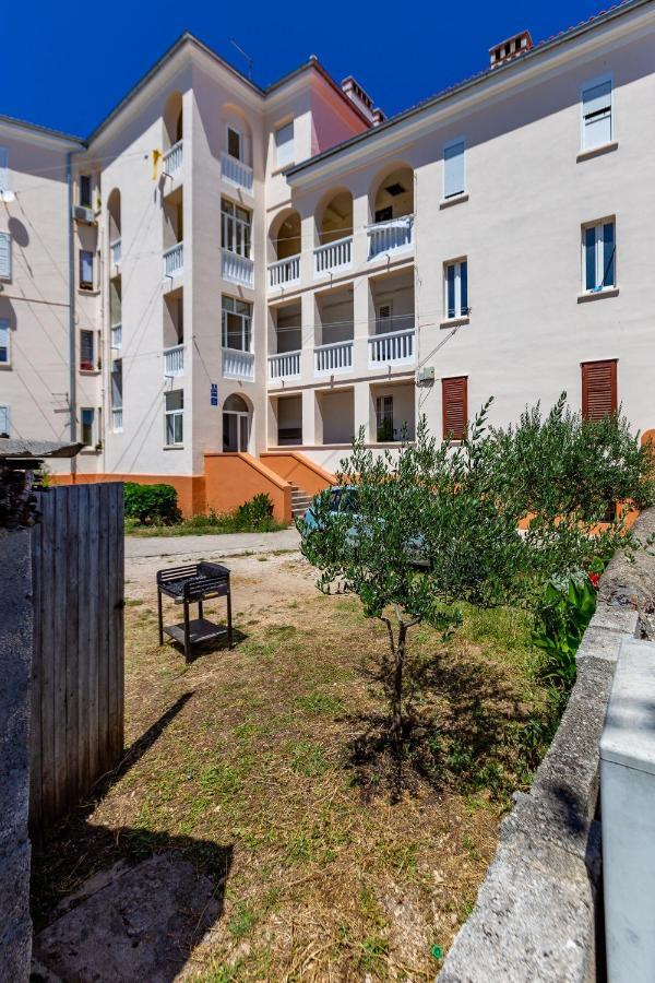 Vale Apartment With Balcony Zadar Buitenkant foto